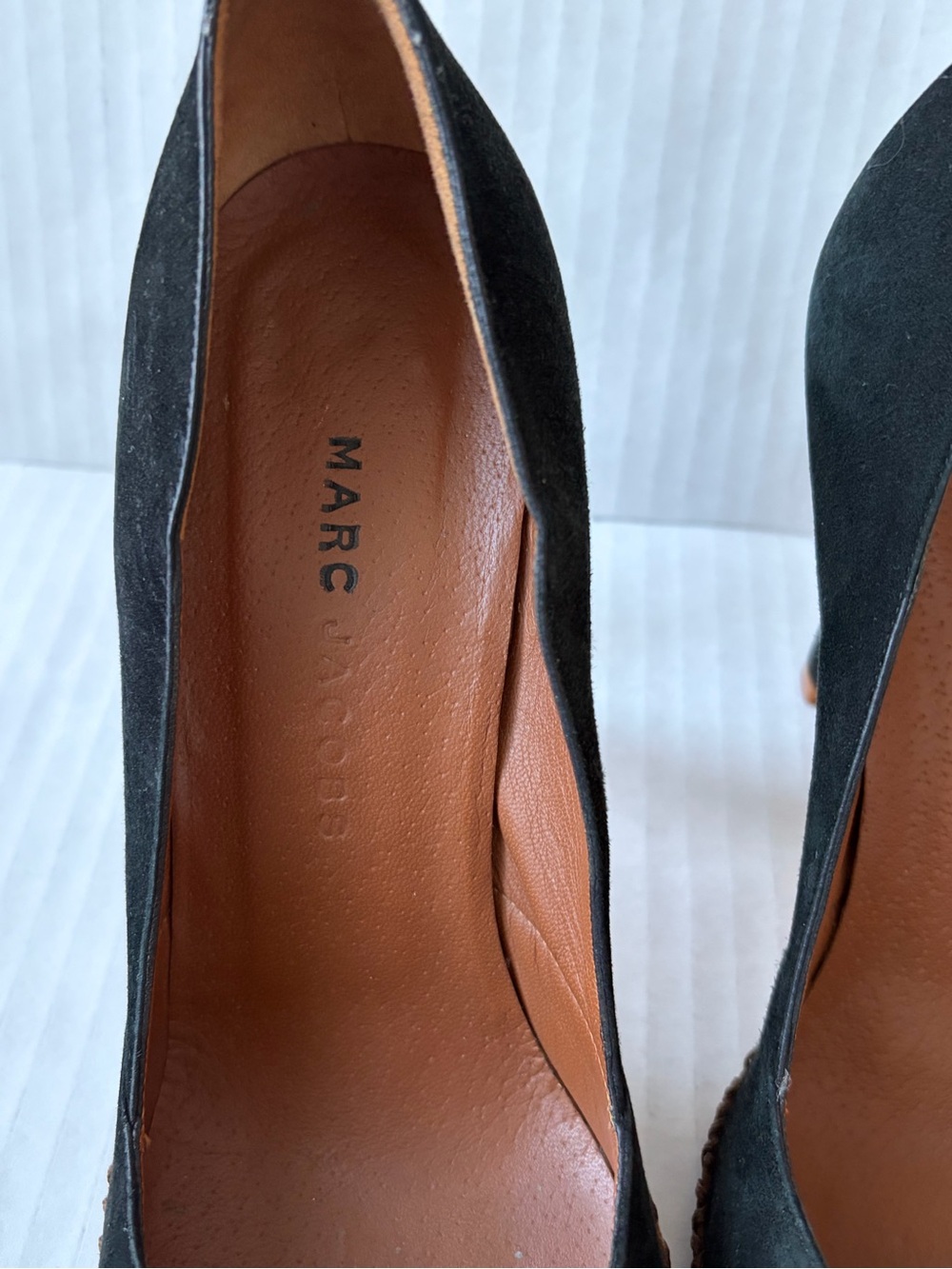Marc Jacobs Peep Toe Bow Suede Pumps Size 8 - Picture 3 of 8